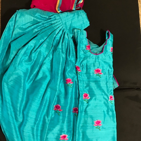 Punjabi suit - Picture 2 of 3